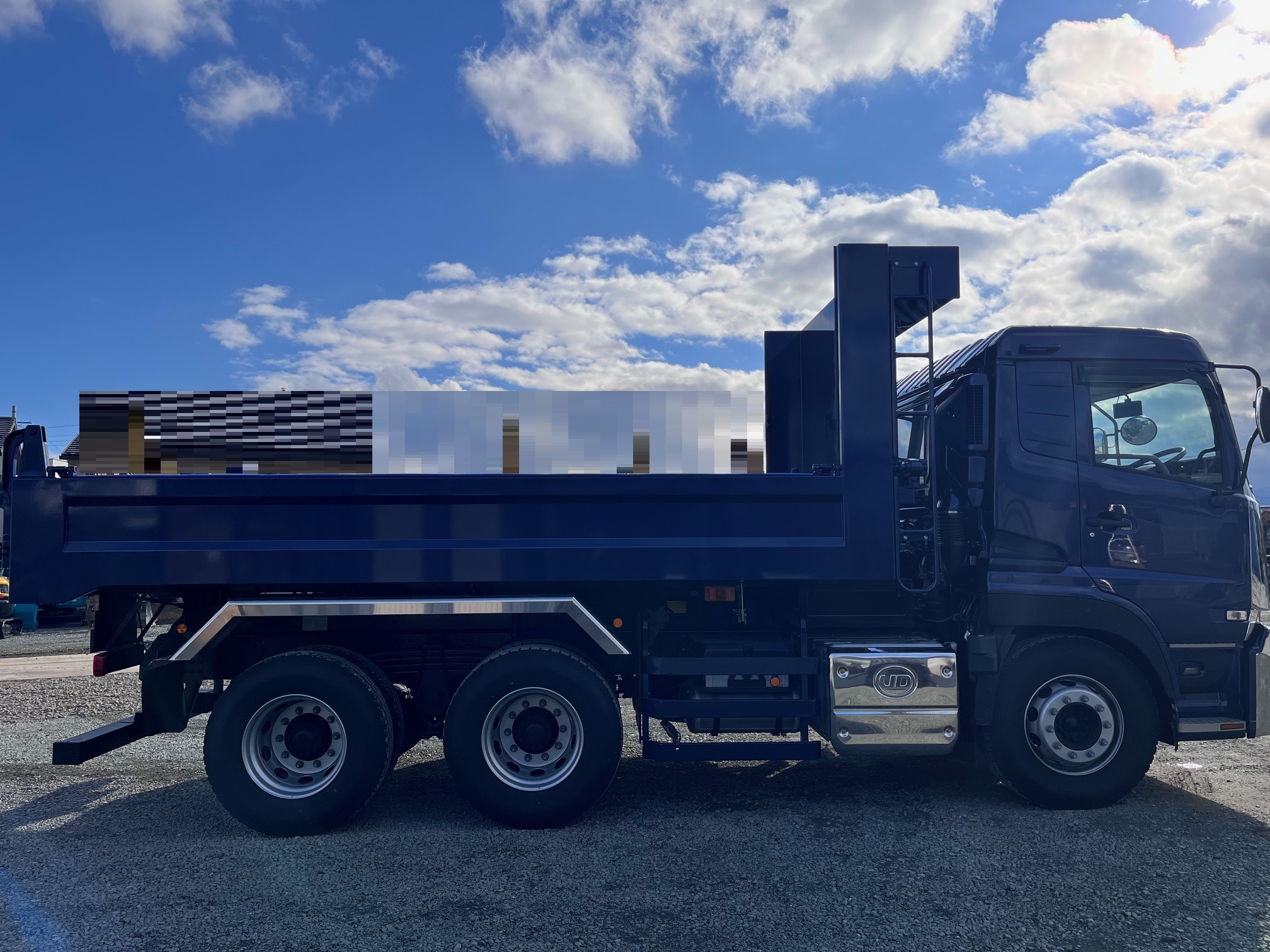 FEFB8D67-7970-476D-9486-71BCF890A915