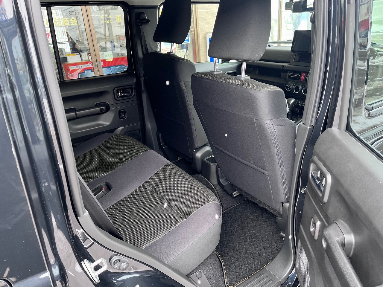 DCF55C26-265C-44D9-80DB-4C589B74998D